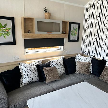 The Pods At Haulfryn Caravan Park Whitford Екстер'єр фото