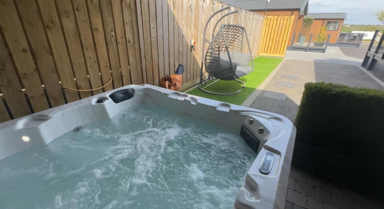 The Pods At Haulfryn Caravan Park Whitford Екстер'єр фото