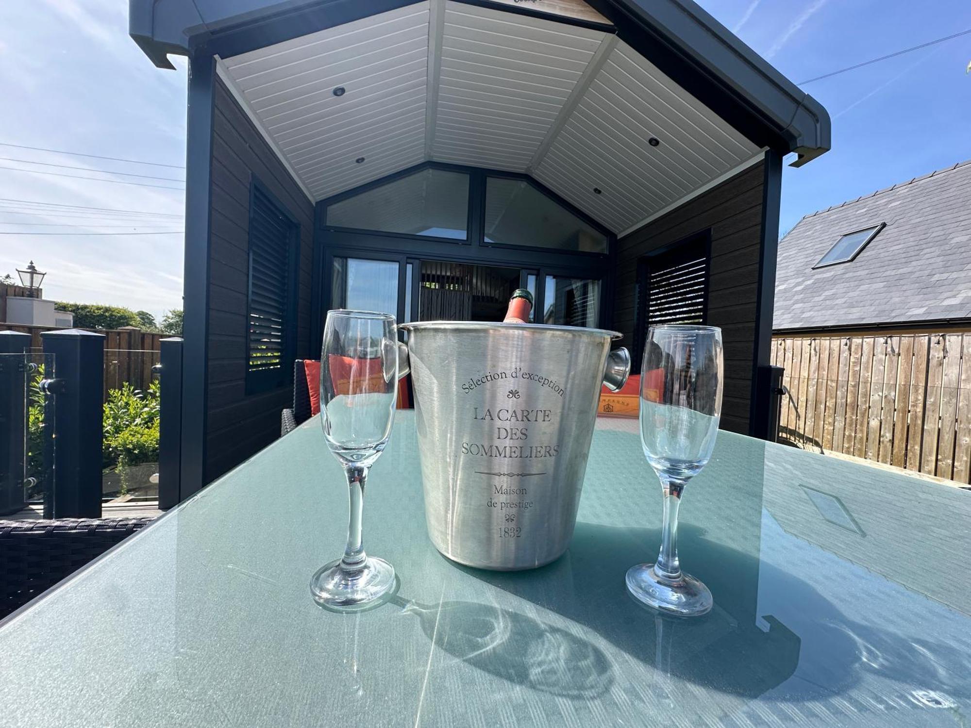 The Pods At Haulfryn Caravan Park Whitford Екстер'єр фото